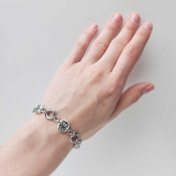 Iridescent victorian gothic and mobius rose silver charm bracelet - Picture 3 of 8